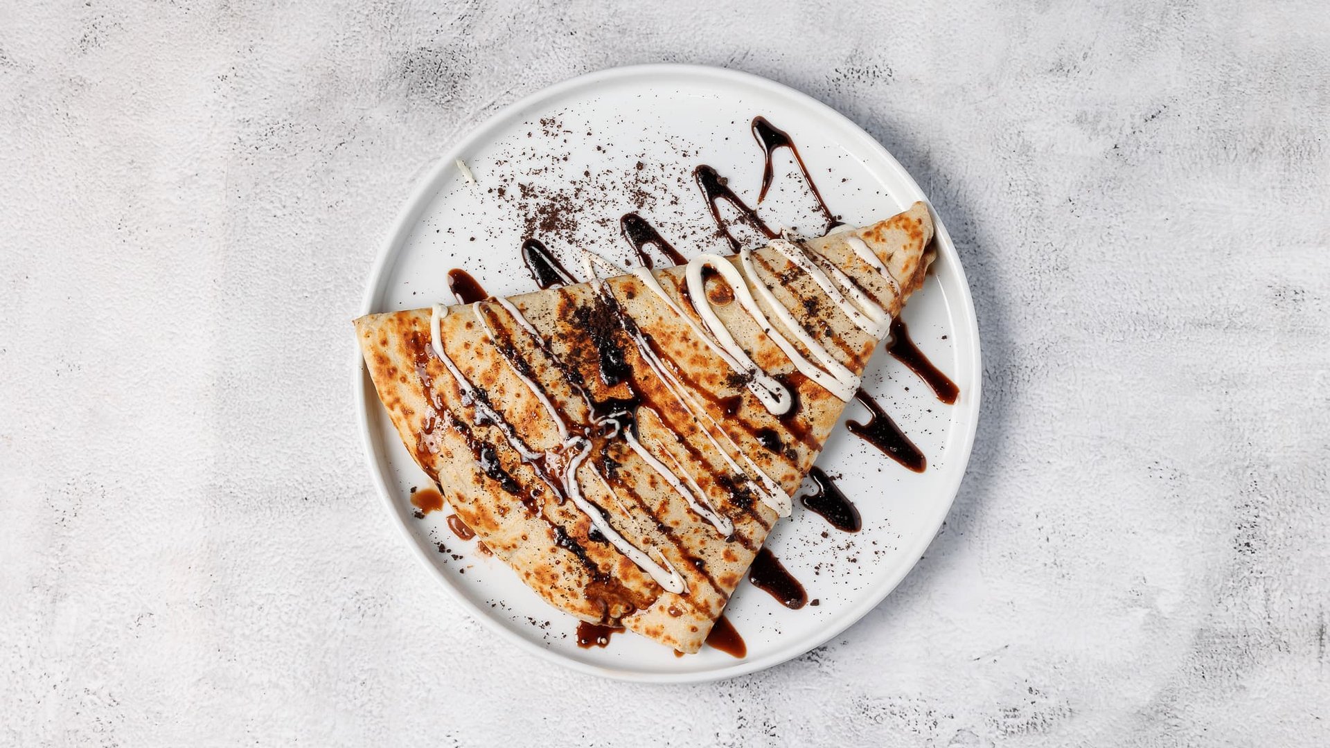 Black white crêpe